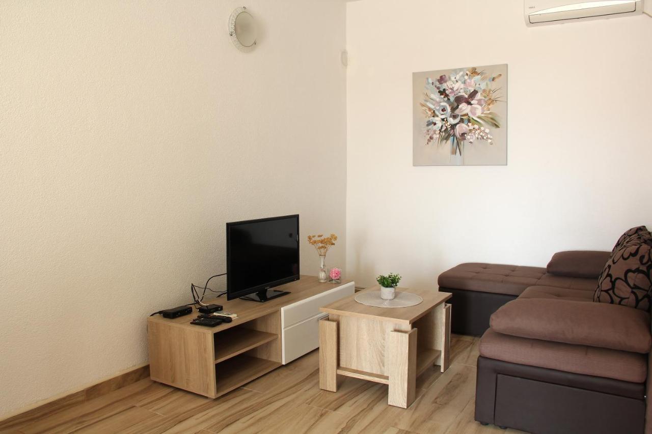 Apartmani Ljubo Primošten Exteriör bild