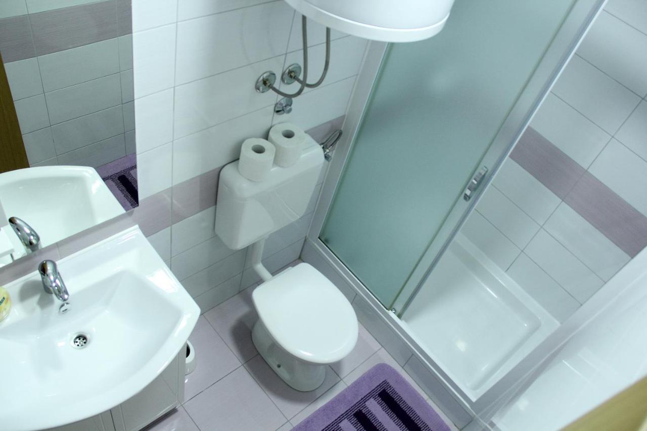 Apartmani Ljubo Primošten Exteriör bild
