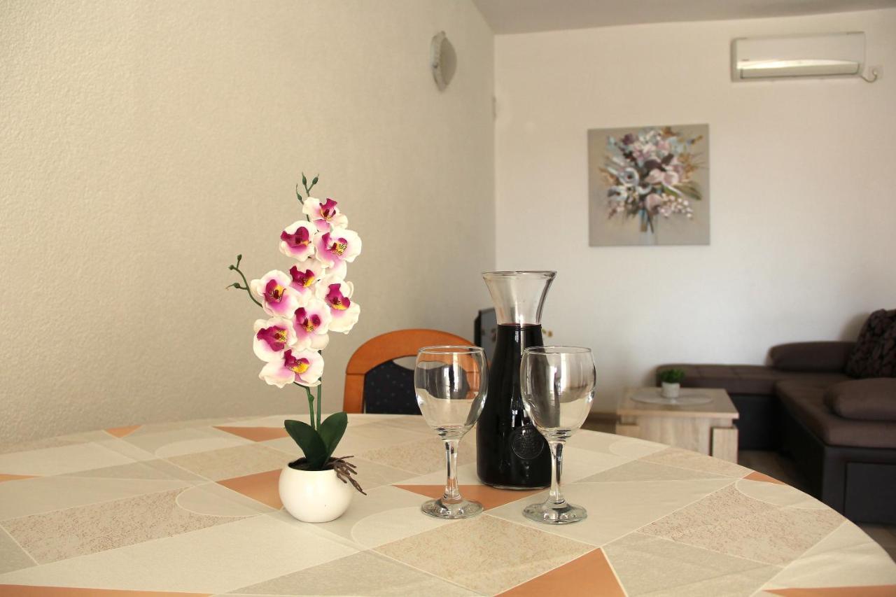 Apartmani Ljubo Primošten Exteriör bild
