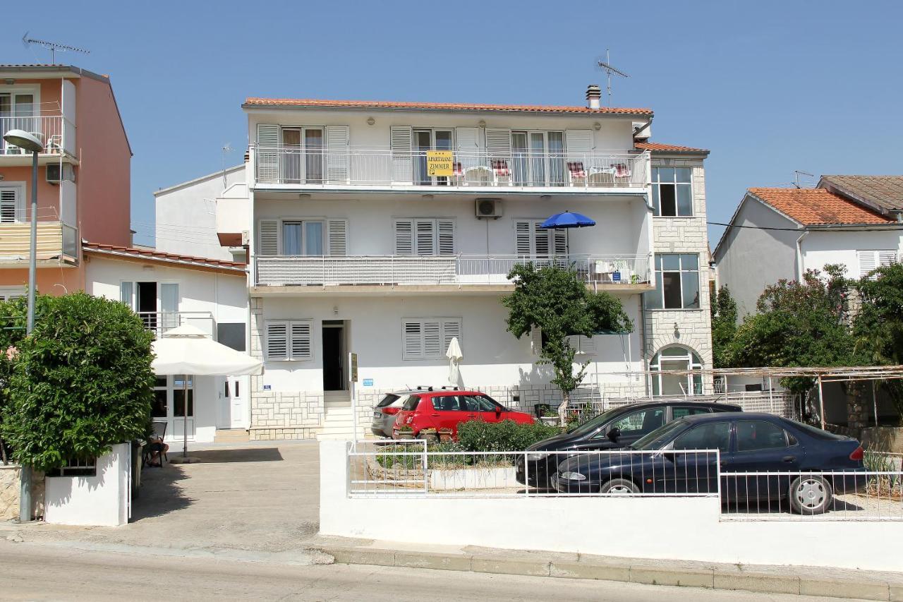 Apartmani Ljubo Primošten Exteriör bild