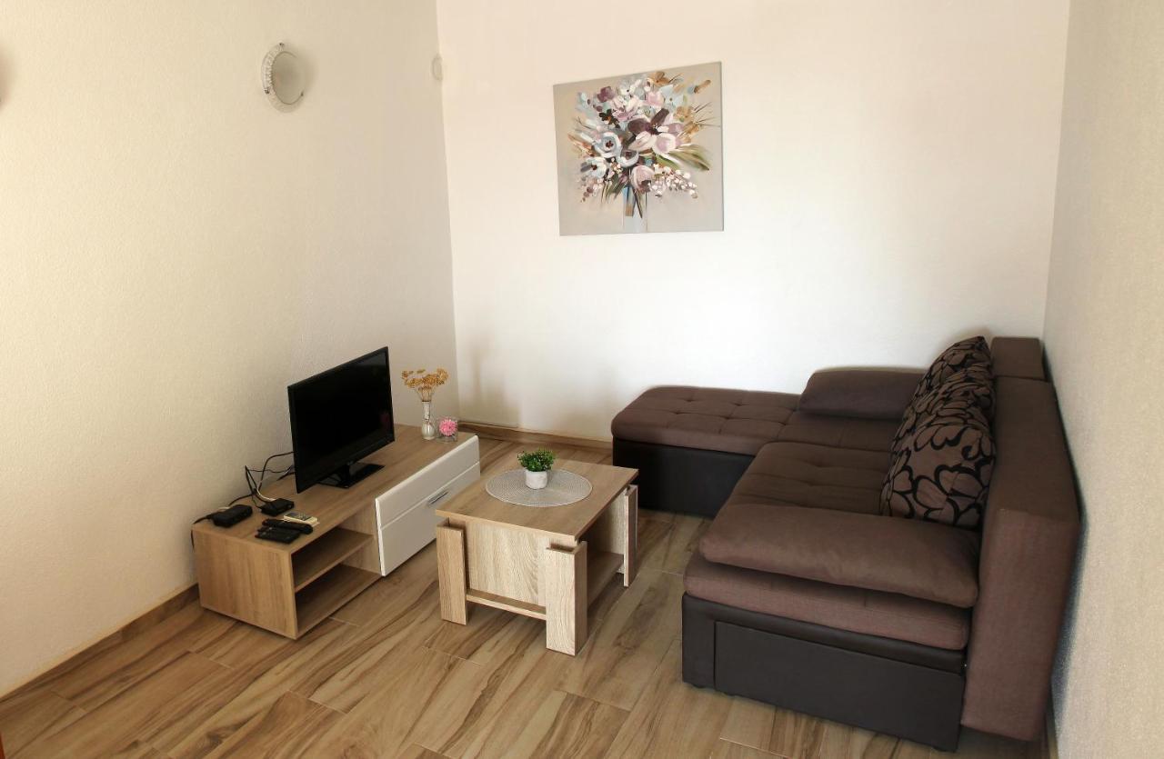 Apartmani Ljubo Primošten Exteriör bild