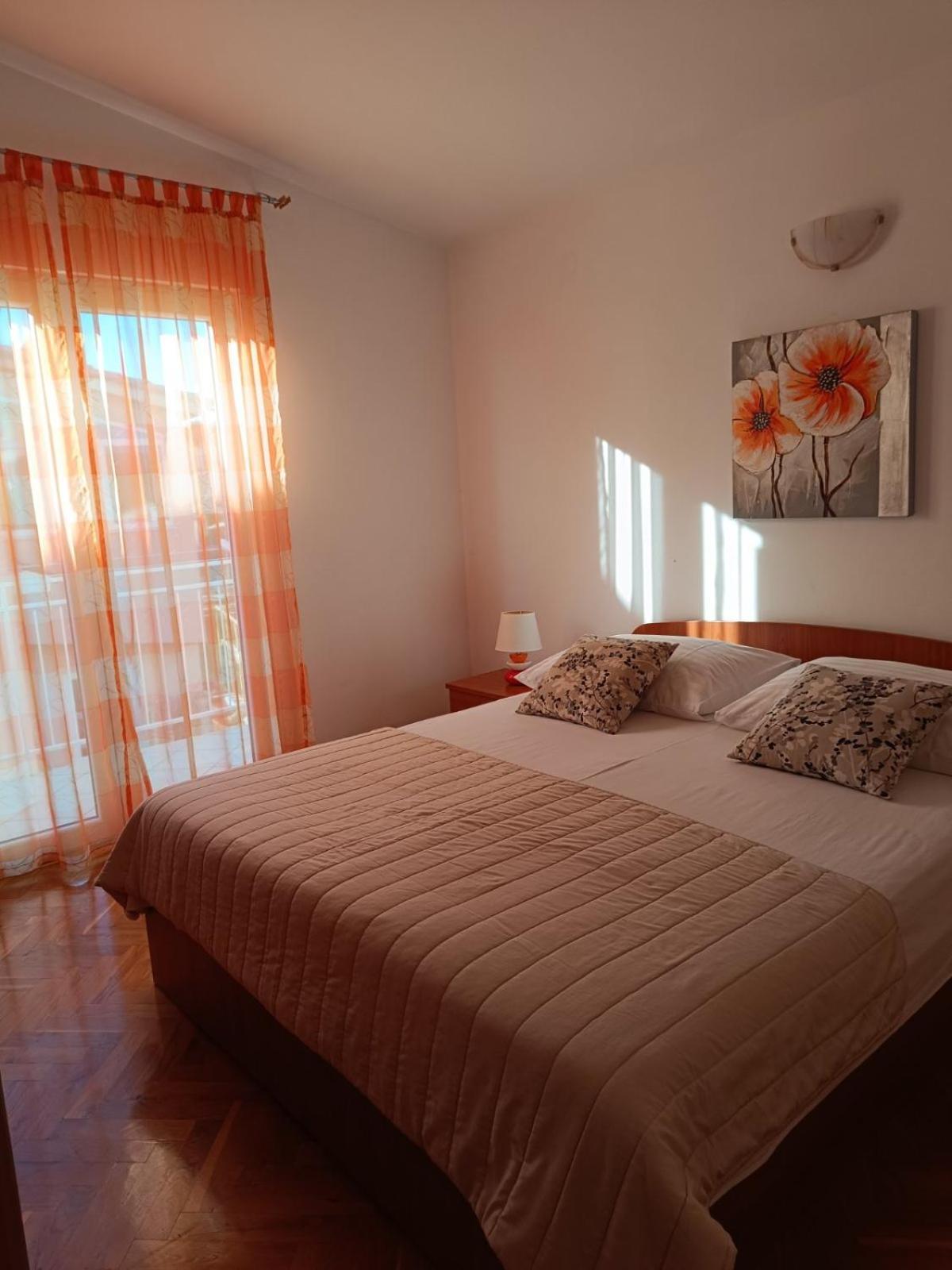 Apartmani Ljubo Primošten Exteriör bild