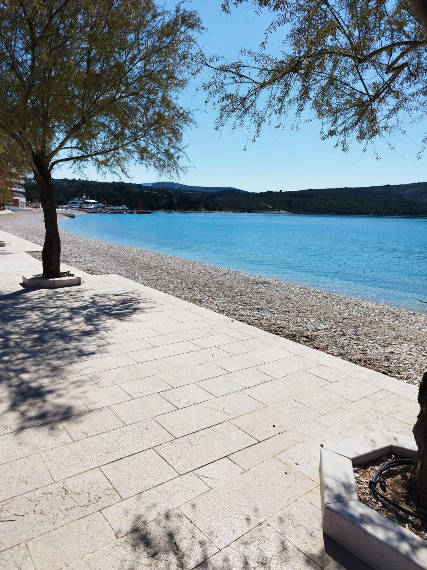 Apartmani Ljubo Primošten Exteriör bild