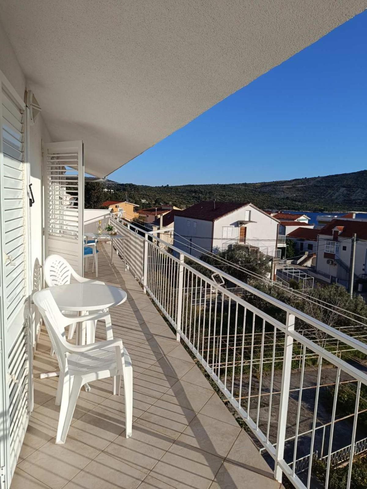 Apartmani Ljubo Primošten Exteriör bild