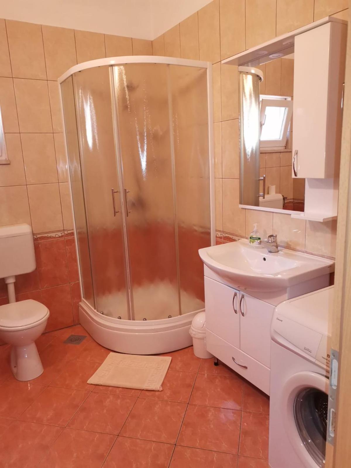 Apartmani Ljubo Primošten Exteriör bild